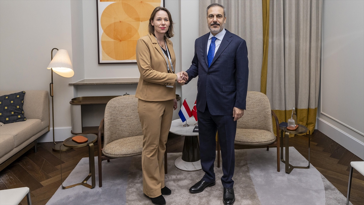 Bakan Fidan, Münih'te Hollandalı Ve İsveçli Mevkidaşlarıyla Bir Araya Geldi