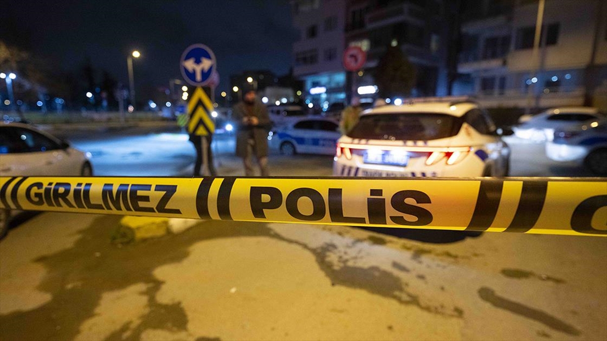 Pendik'te Polise Silahla Ateş Açıldı