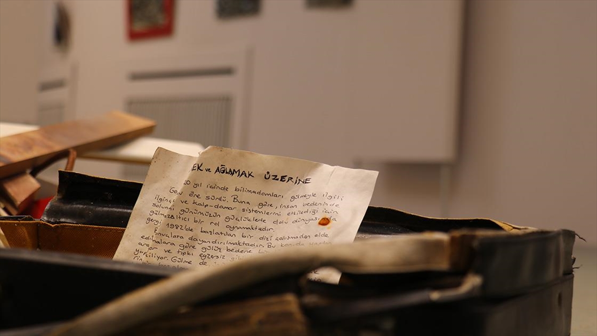 Depremden Kurtulan Öğrenci Afetin Acı Yüzünü Fotoğraflarla Anlattı