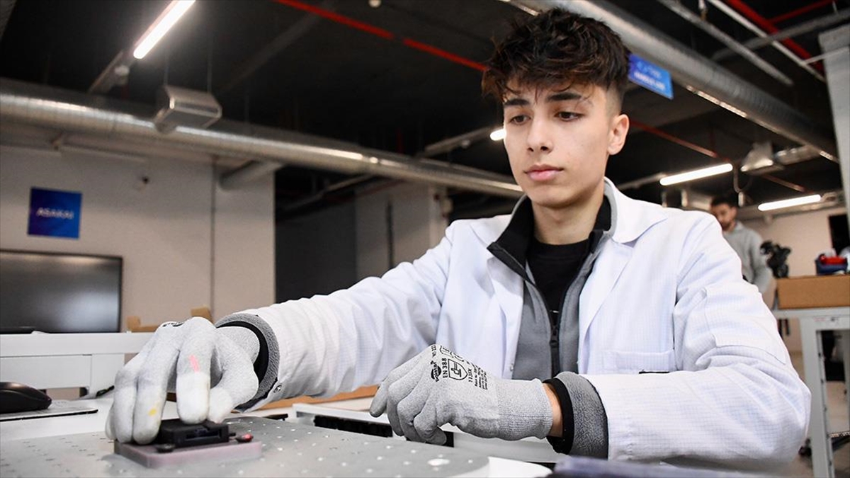 Bilişim Vadisi'nde Otonom Sürüş Ve Elektrikli Araçlar İçin Teknolojik Ürünler Üretiliyor