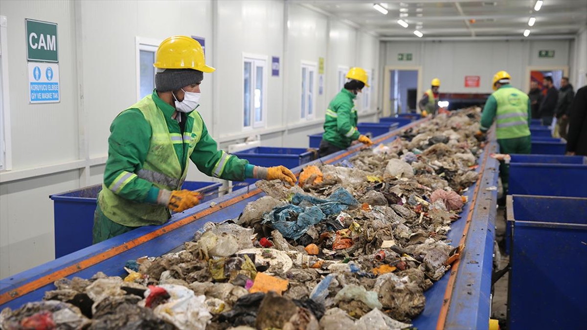 Hakkari'de Entegre Katı Atık Tesisi Faaliyete Alındı