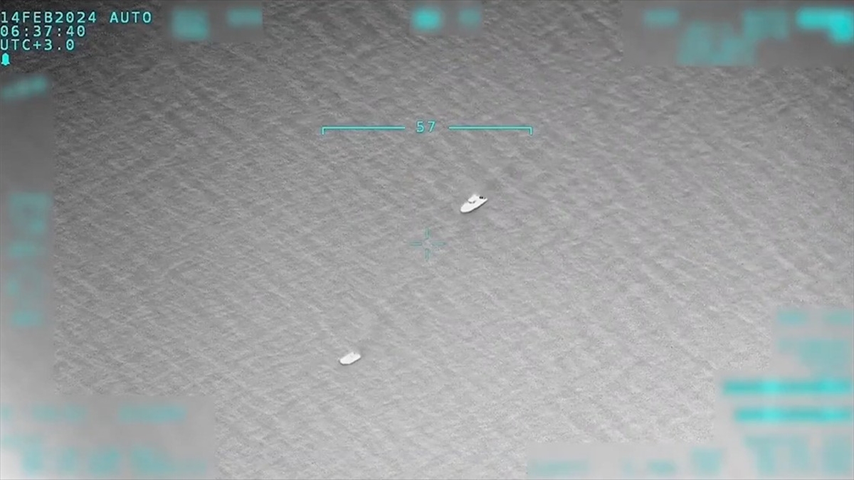 Msb: Yunanistan Sahil Güvenlik Birimlerince Denize Bırakılan Bottaki Düzensiz Göçmenler Kurtarıldı