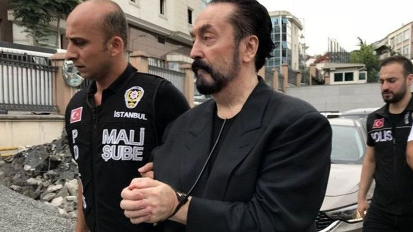 Adnan Oktar'ın sosyal medya oyunu deşifre oldu