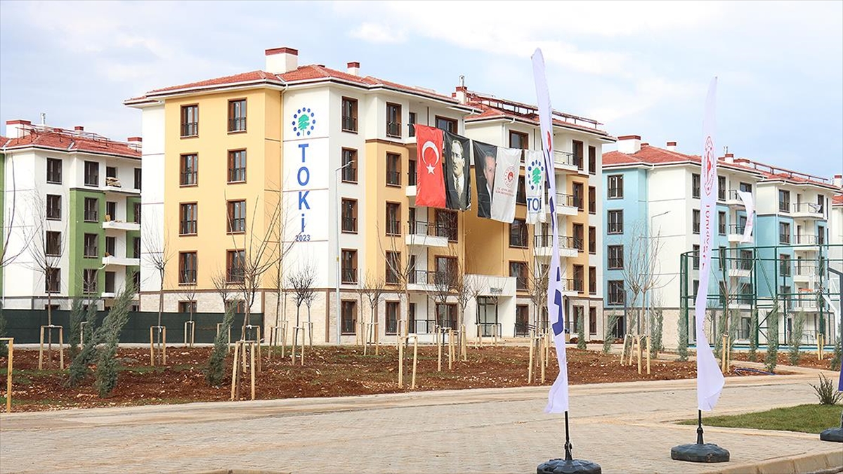 Adıyaman'daki Depremzedeler Afet Konutlarına Yerleşiyor