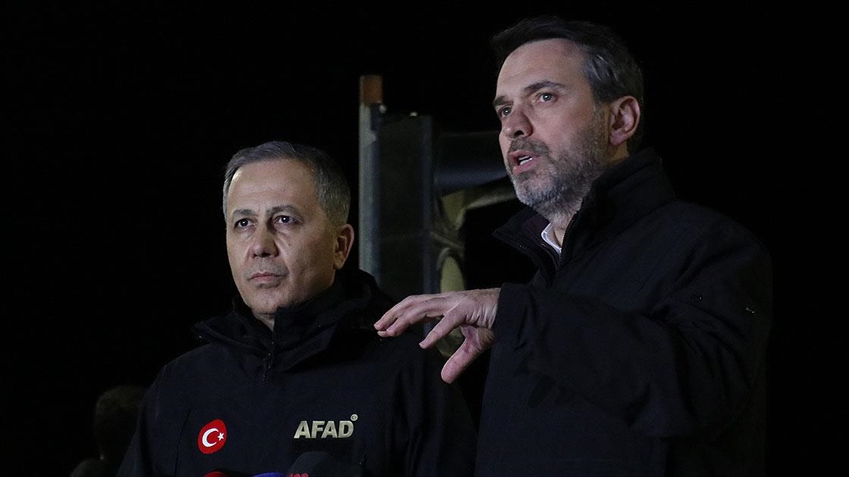 Bakan Bayraktar, Erzincan'da Arama Faaliyetlerini Durdurduklarını Bildirdi