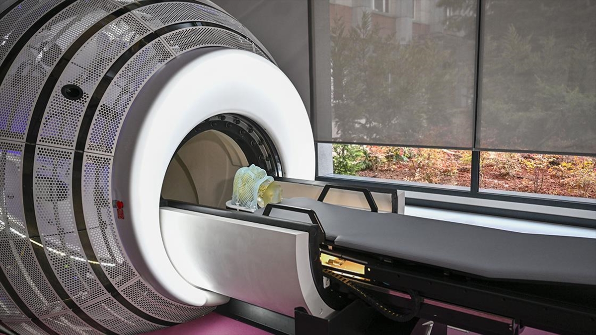 Türkiye'nin İlk Robotik Jiroskopik Radyocerrahi Cihazı Hizmete Alındı