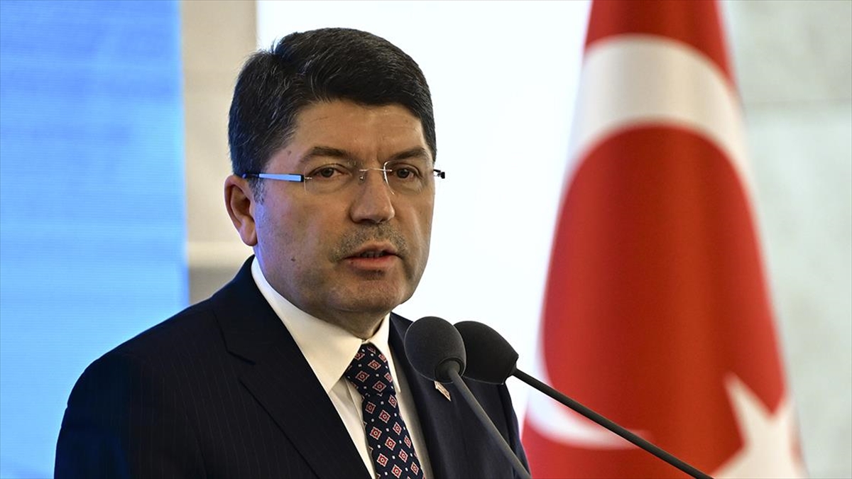 Adalet Bakanı Tunç'tan Öldürülen Kedi "eros" Davasına İlişkin Açıklama: Dava Yeniden Görülecektir