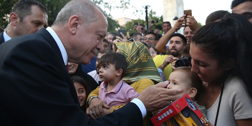 Cumhurbaşkanı Erdoğan Sultanahmet'te Vatandaşlarla Buluştu