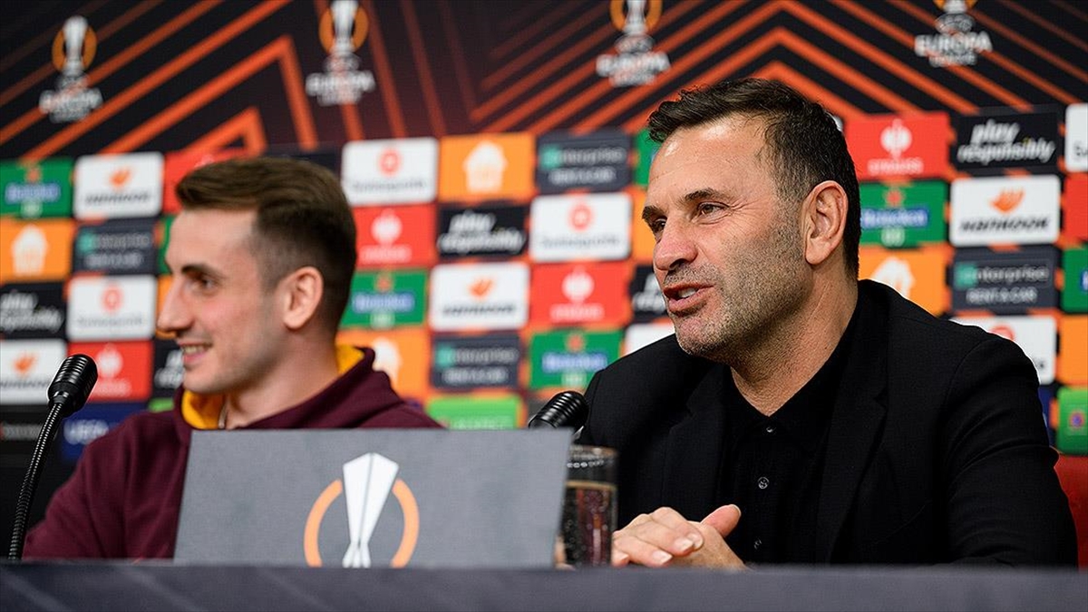 Galatasaray Teknik Direktörü Buruk: İlk Maçtaki Avantajımızı Bir Kenara Bırakıp, Kazanmaya Odaklanacağız