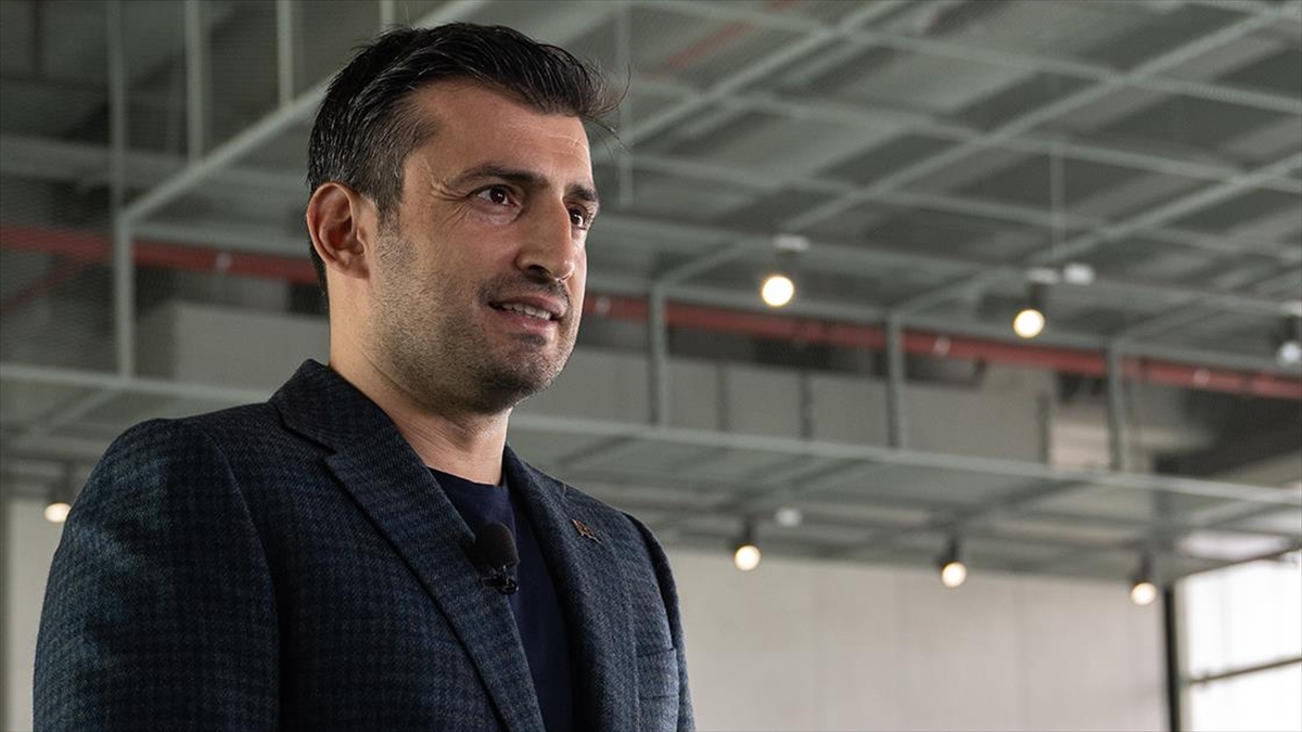 Selçuk Bayraktar'dan Milli Muharip Uçak Kaan İçin Tebrik Mesajı: Türk Havacılığının Altın Çağı