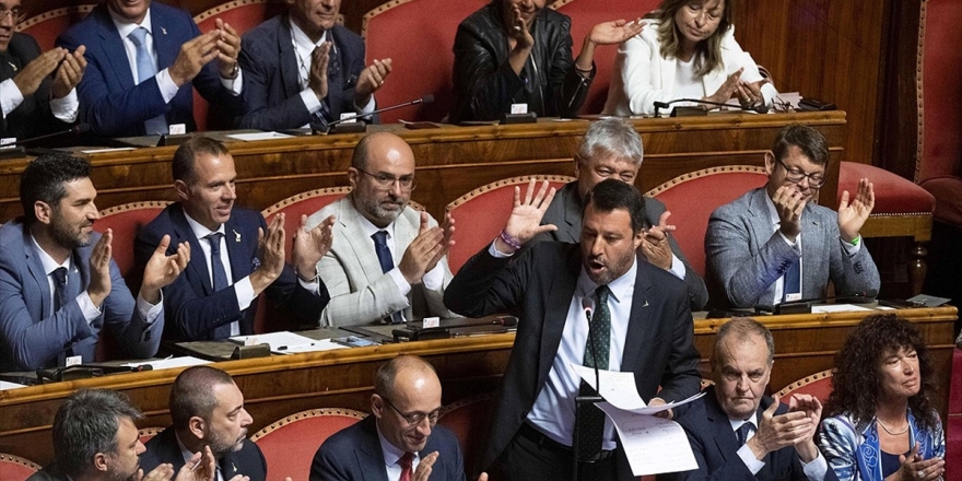 İtalya'da Hükümet Krizi Sürüyor