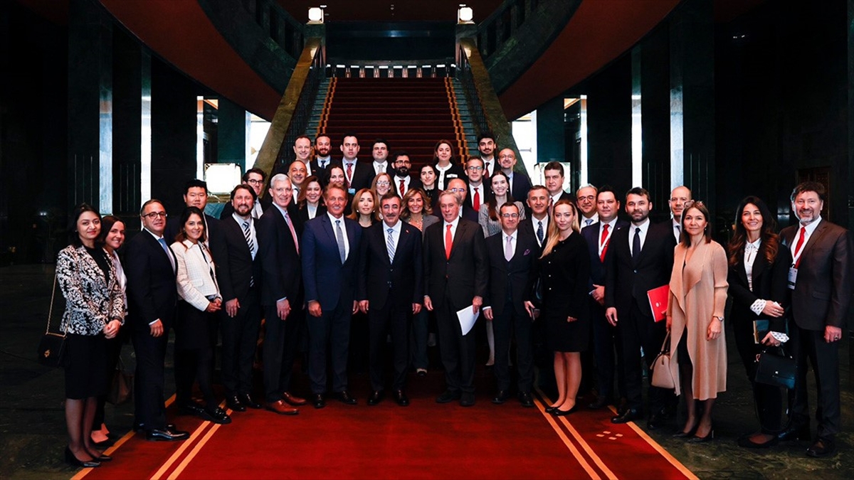 Cumhurbaşkanı Yardımcısı Yılmaz, Abd Ticaret Odası İle Deutsche Bank'tan Temsilcilerle Görüştü