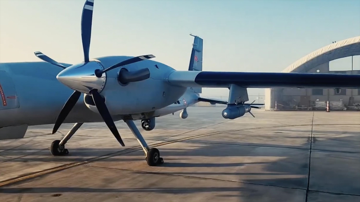 Bayraktar AKINCI ASELFLIR-500 İle Hedefi Başarıyla Vurdu