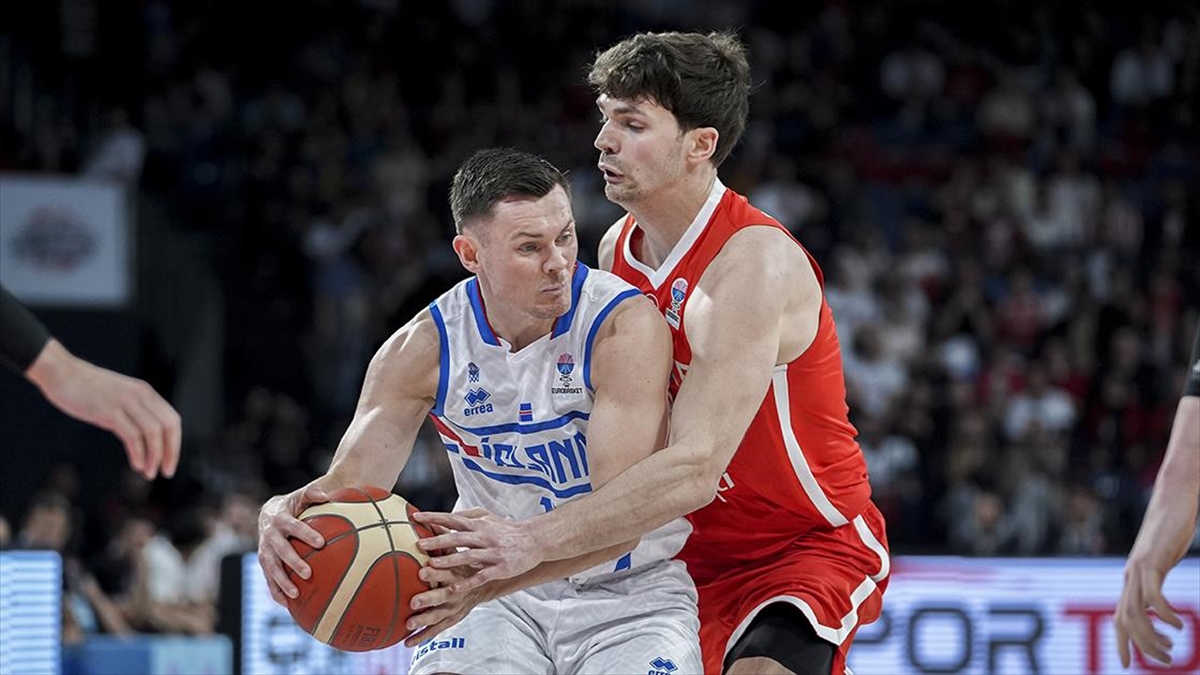 A Milli Erkek Basketbol Takımı, 2025 Avrupa Şampiyonası Elemeleri'nde Konuk Ettiği İzlanda'yı 76-75 Yendi