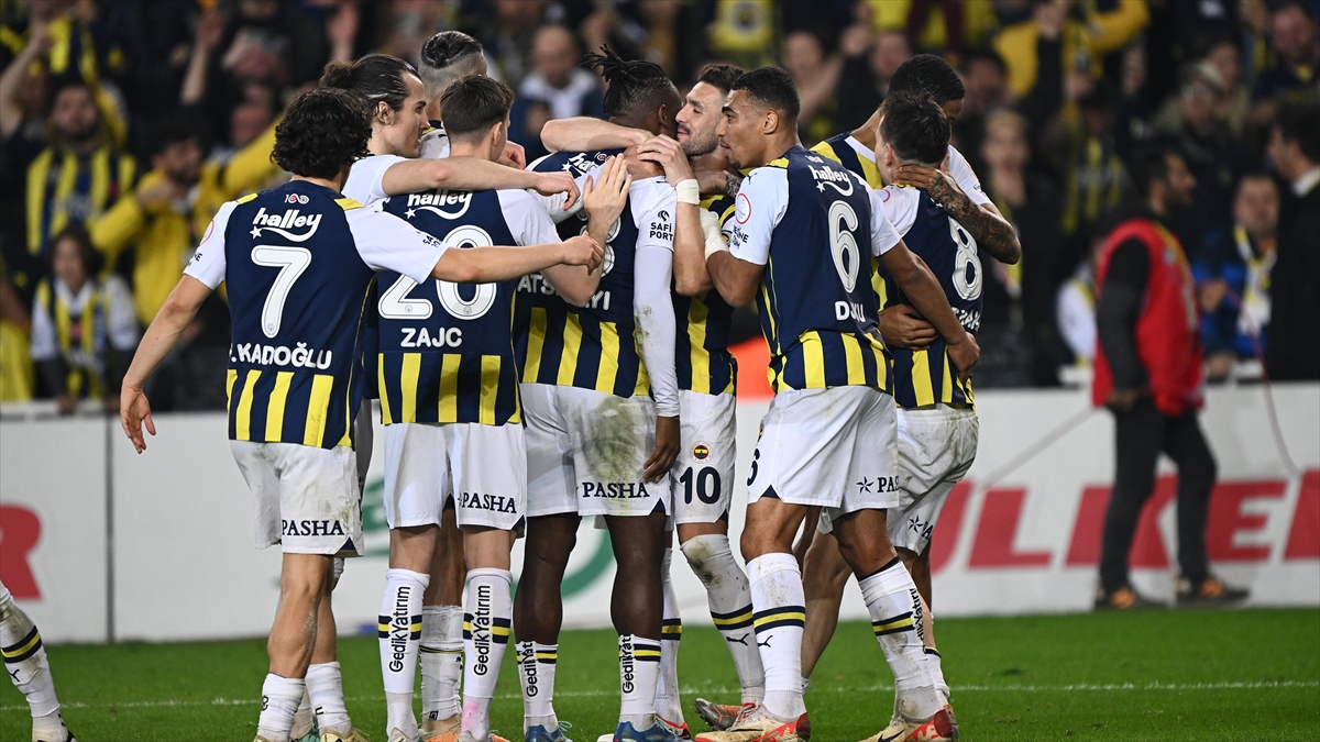 Fenerbahçe, Geriye Düştüğü Maçta Kasımpaşa'ya Puan Kaptırmadı