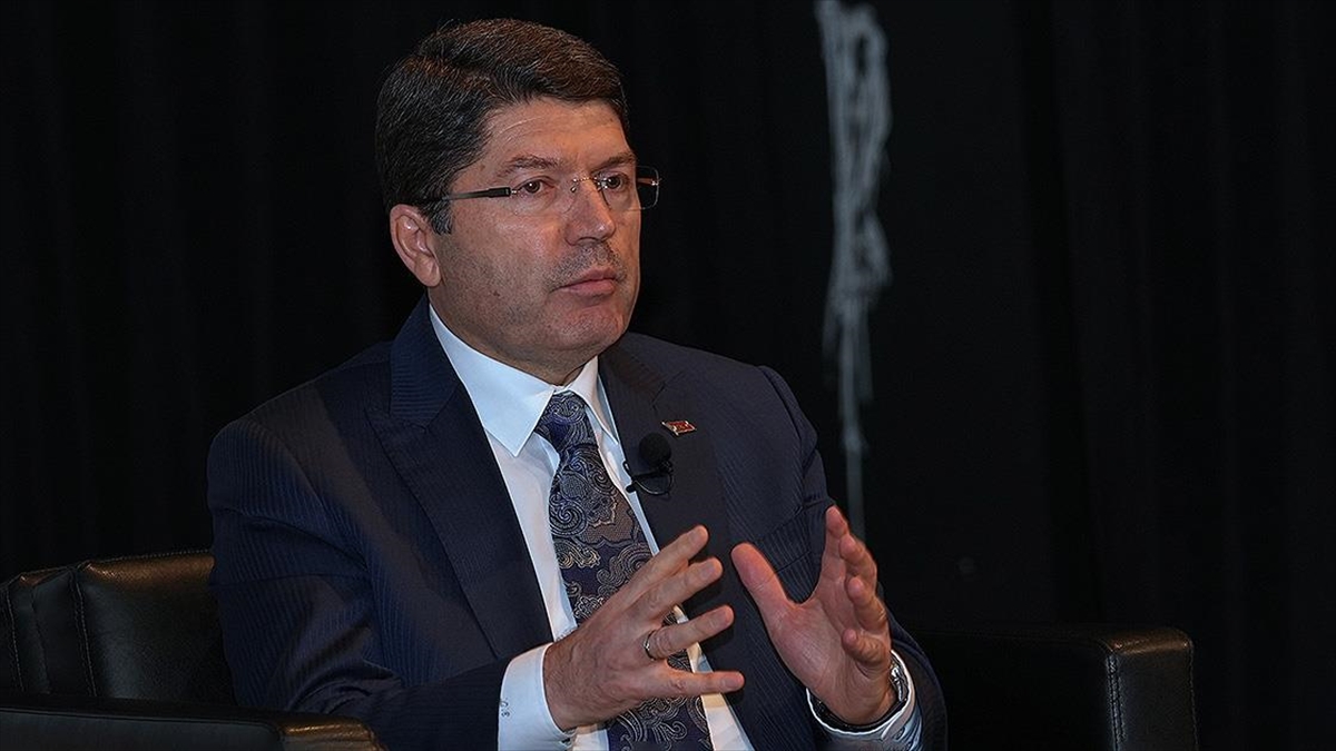 Bakan Tunç: Darbe Suçu En Adi Suçtur