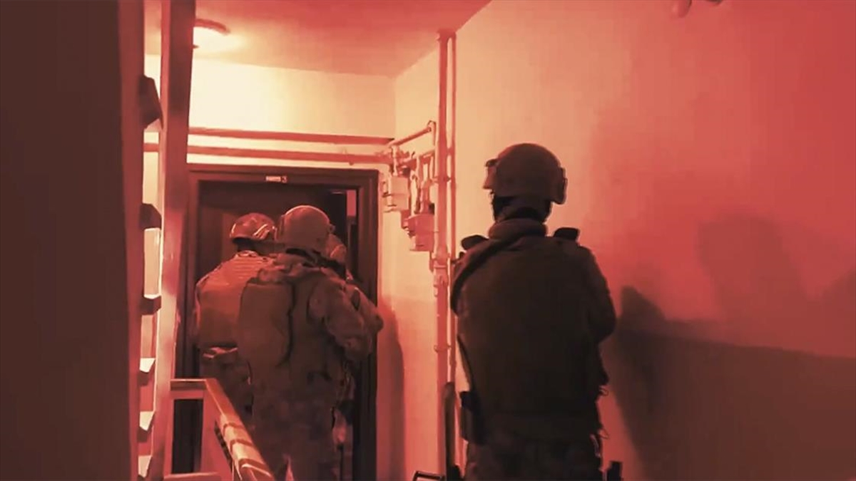 "Çember-13" Operasyonlarında 3 Bin 765 Firari Yakalandı