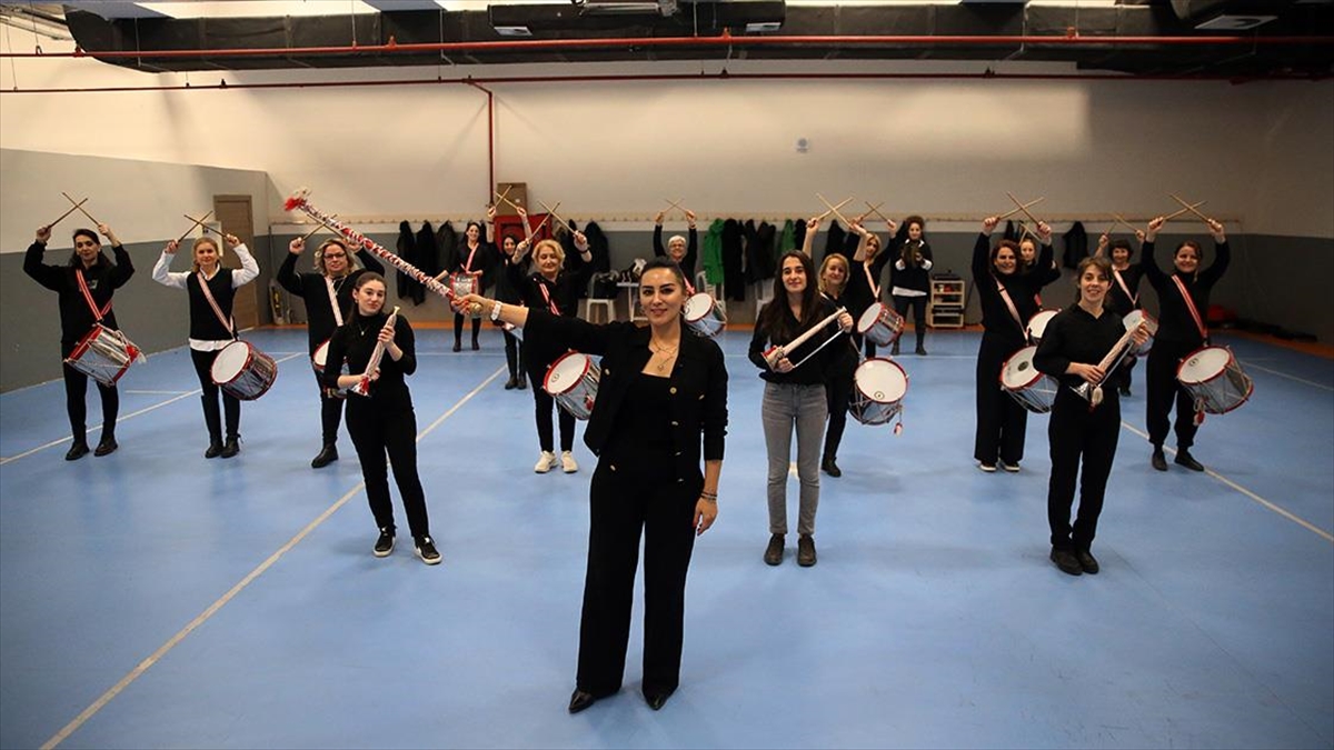 Bando Takımı Kuran Kadınlar Gösteriye Hazırlanıyor