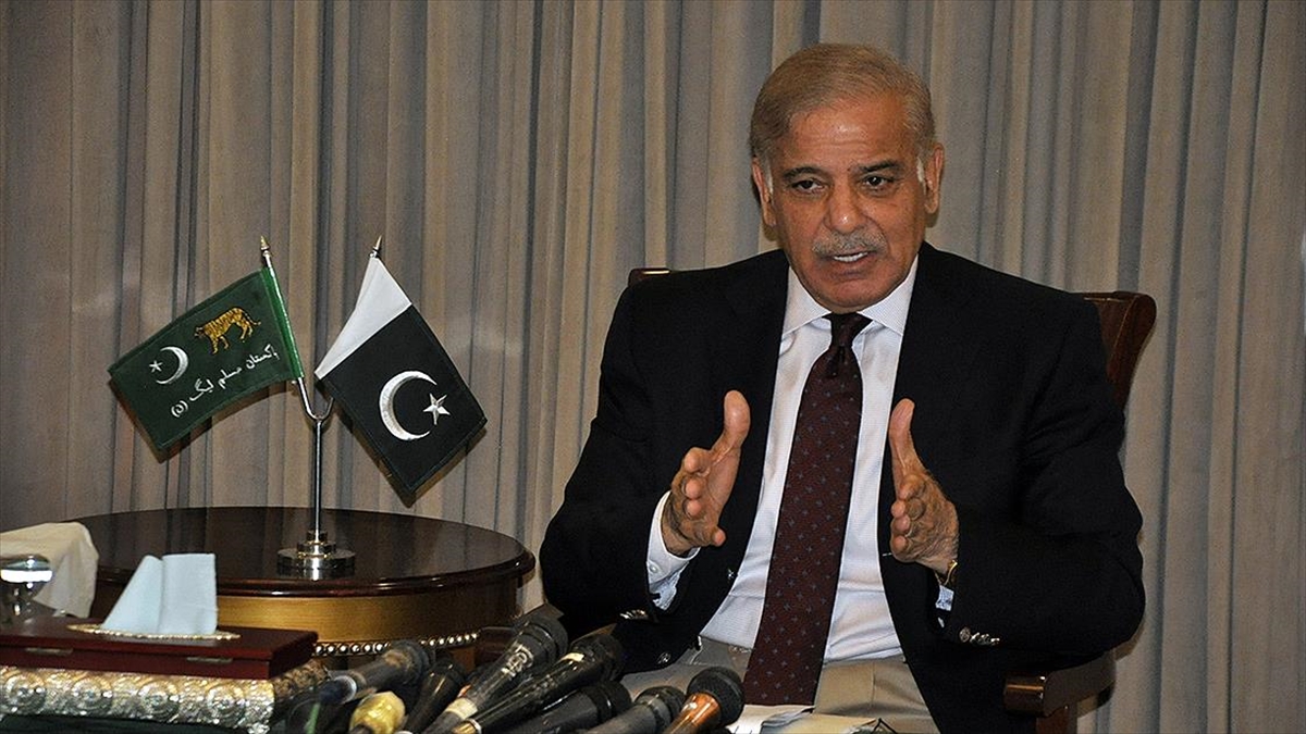 Pakistan'da Şahbaz Şerif İkinci Kez Başbakan Seçildi