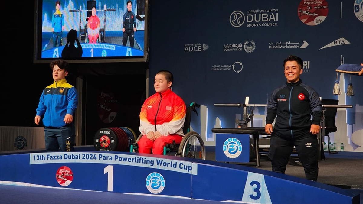 Milli Para Halterci Besra Duman, Dünya Kupası'nda Bronz Madalya Kazandı