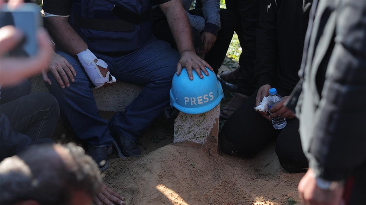 İsrail Ordusu, Gazze'de Bir Gazeteciyi Daha Öldürdü