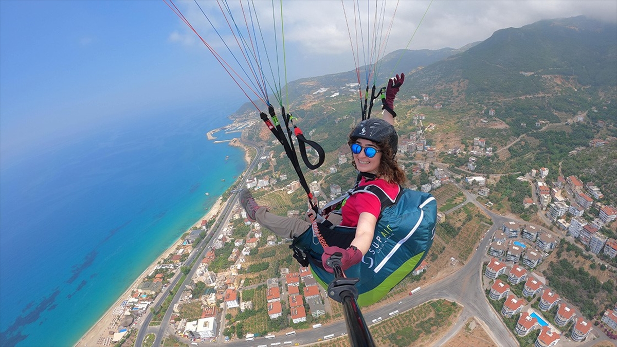 Hayallerinin Peşinden Giden Kadın Vali Yardımcısının Hedefi Milli Paraşütçü Olmak