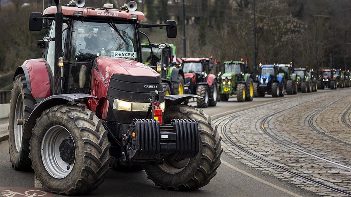 Çekya'da Çiftçiler, Hükümetin Tarım Politikalarını Yine Protesto Etti