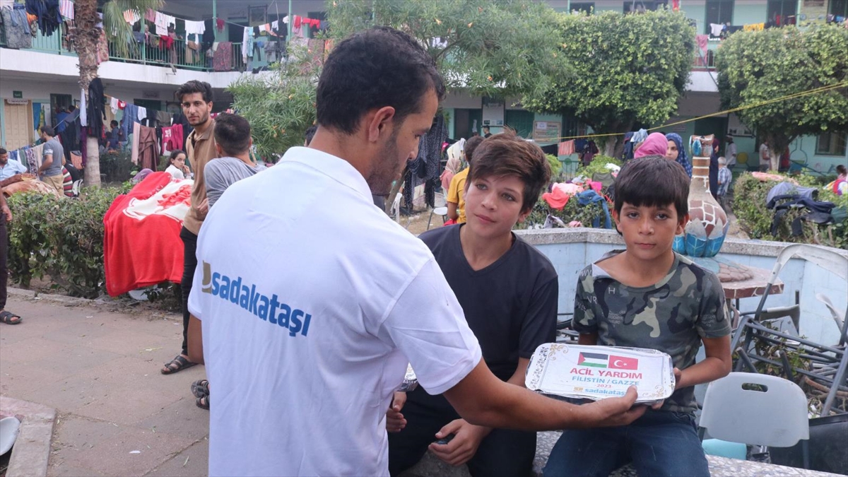 Sadakataşı Derneği 30 Ülkeye Ramazan Yardımı Ulaştıracak