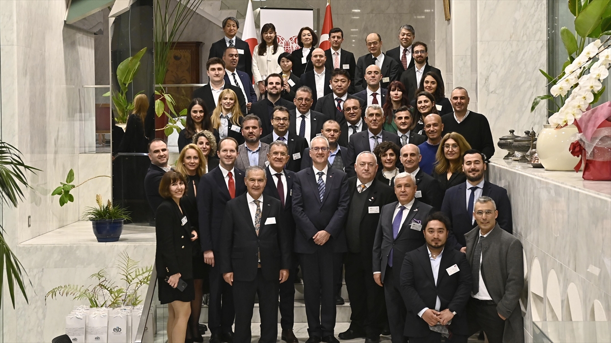 Japonya'da Fuara Katılan Ege İhracatçı Birlikleri Üyeleri Tokyo Büyükelçiliği'nde Ağırlandı