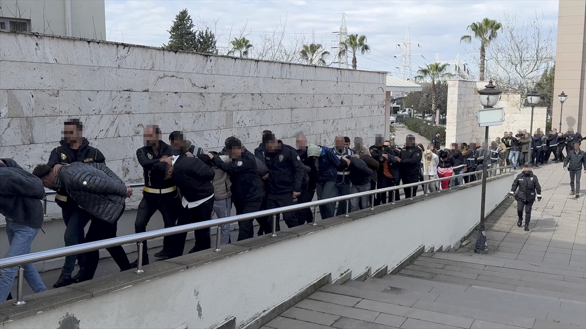 Osmaniye'de Mahzen-3 Operasyonunda 39 Zanlı Tutuklandı