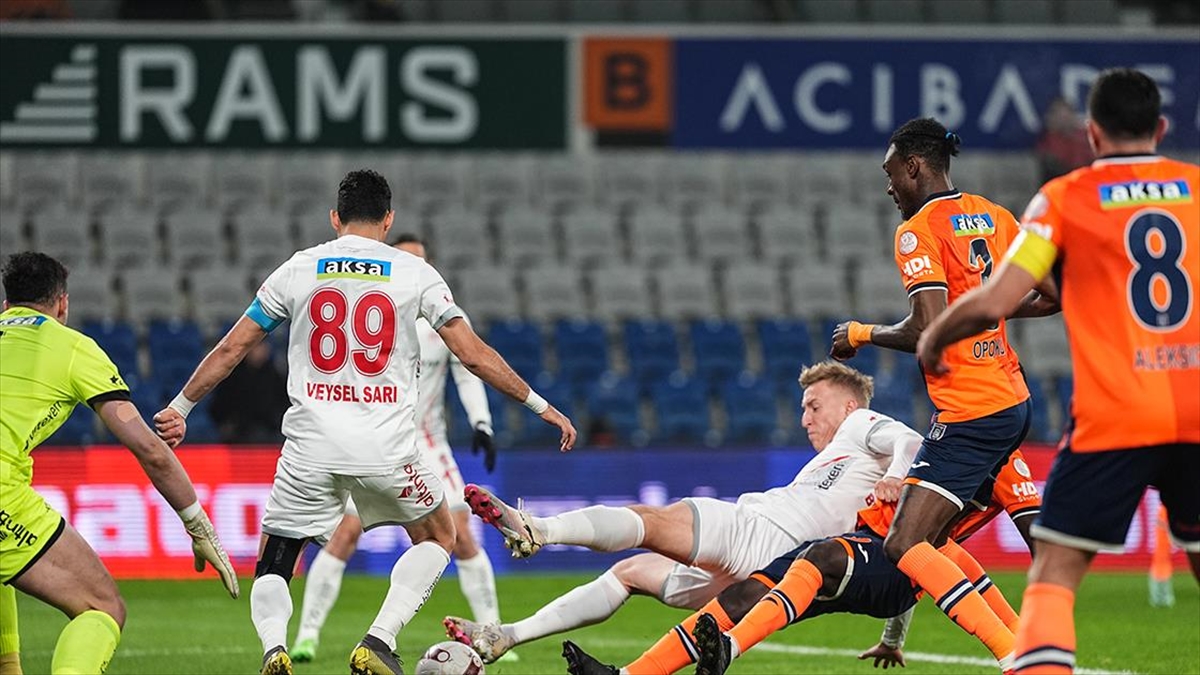 Başakşehir Tek Golle Kazandı