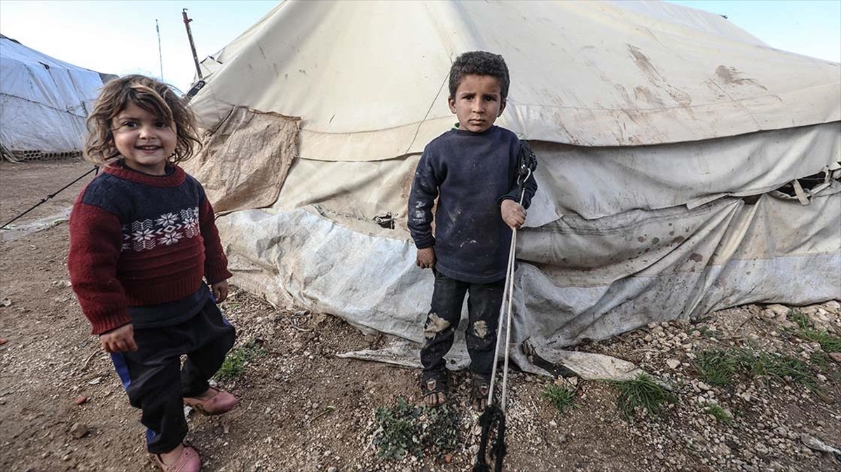 İdlib'deki Kamplarda Yaşayan Siviller, Ramazanı Yokluk İçinde Karşılıyor