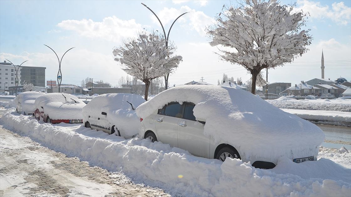 Van, Hakkari Ve Bitlis'te 393 Yerleşim Birimine Ulaşım Sağlanamıyor