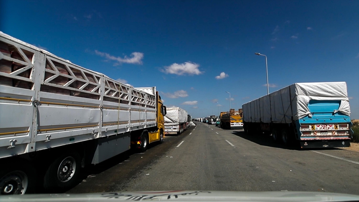 Gazze'ye İnsani Yardım Malzemesi Taşıyan Türk Kızılayın Gemisi Mısır'a Ulaştı