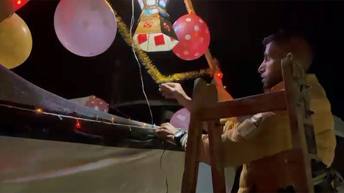 Refah'a Göçenlerin Çadırları Ramazanda Umutla Aydınlanıyor