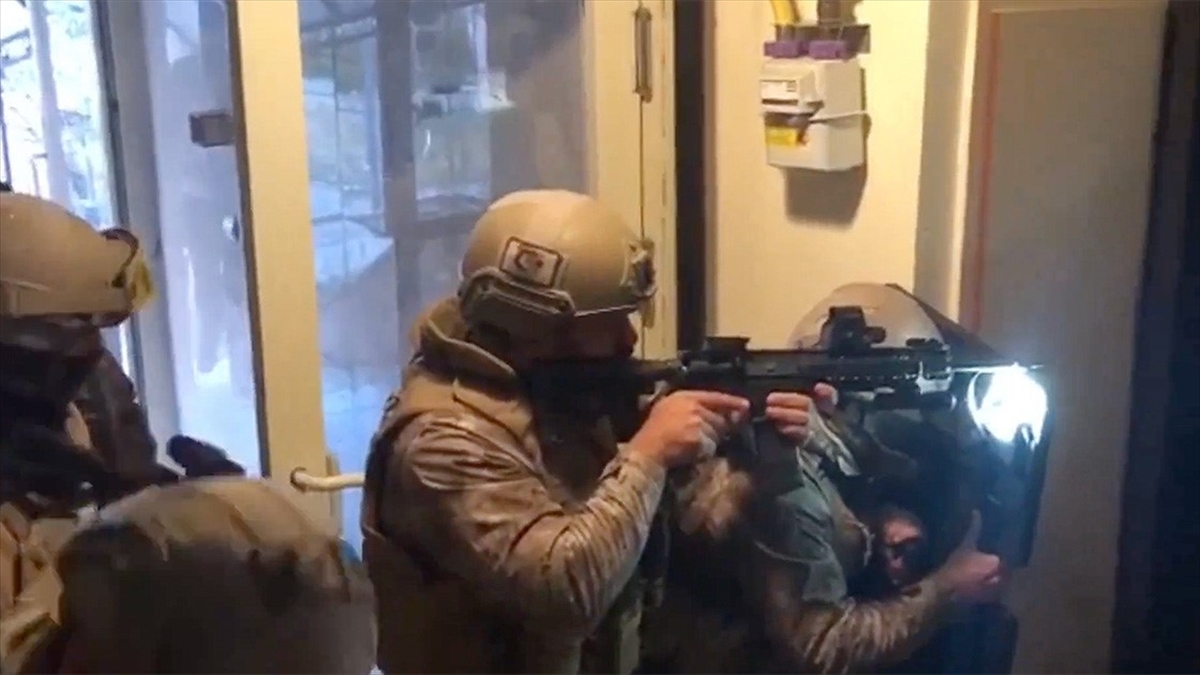 "mahzen-9" Operasyonlarında 54 Şüpheli Yakalandı