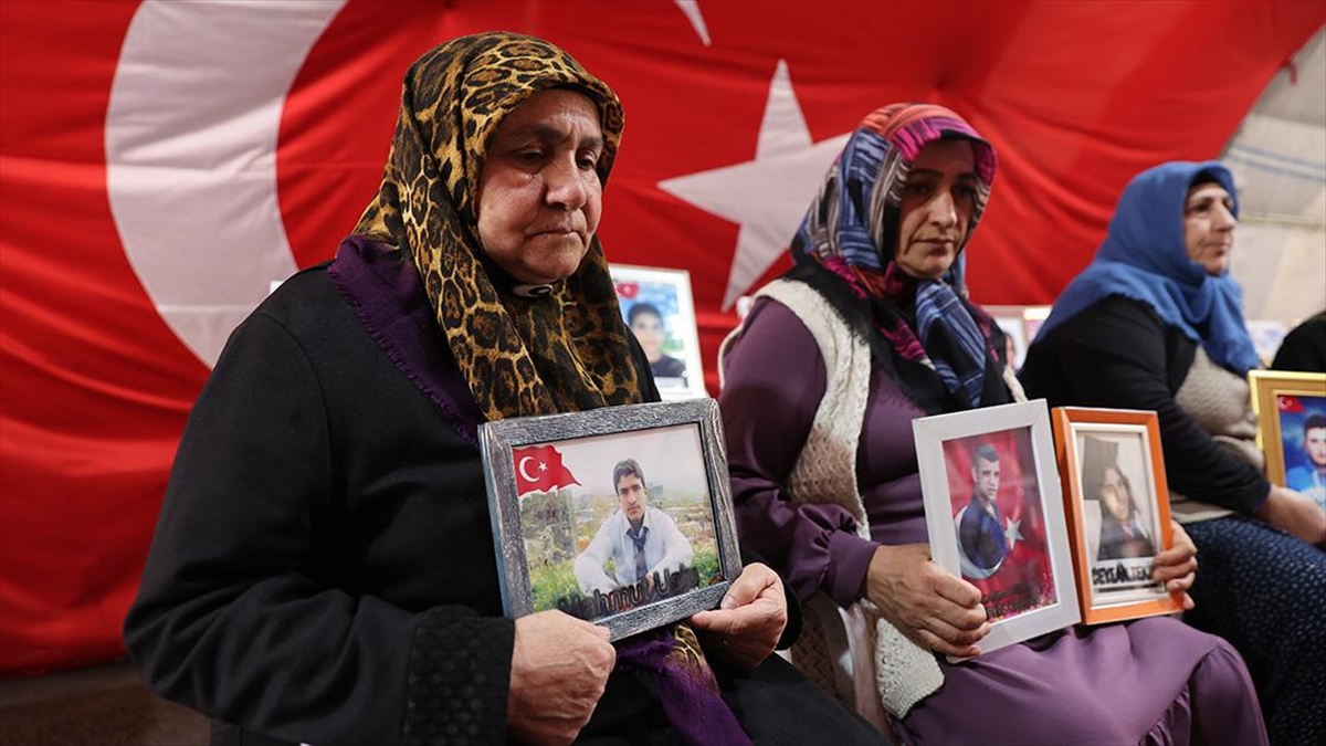 Diyarbakır Annelerinin Evlat Nöbeti Devam Ediyor