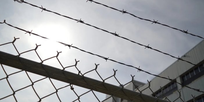 Mahkumlardan gardiyana cinsel saldırı