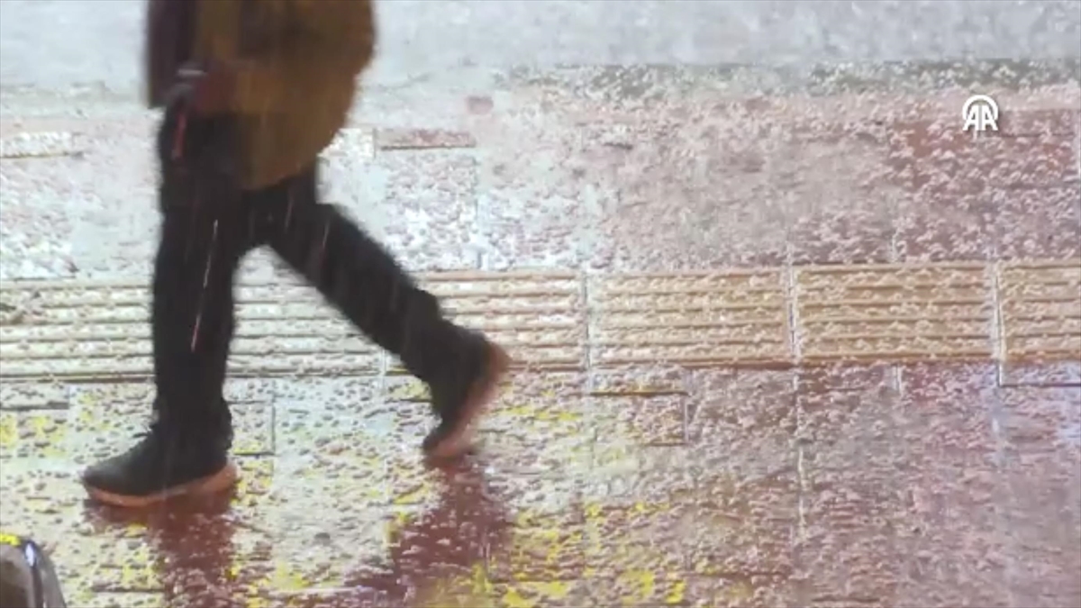 Antalya'da Dolu Etkili Oldu