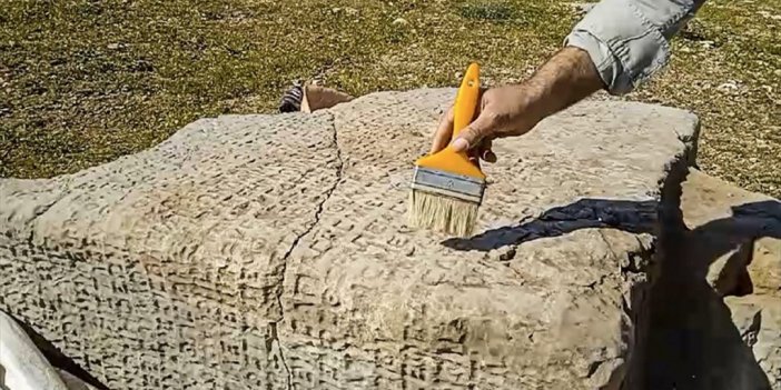 Adıyaman'da Bulunan 2100 Yıllık Yazıtta çarpıcı mesaj