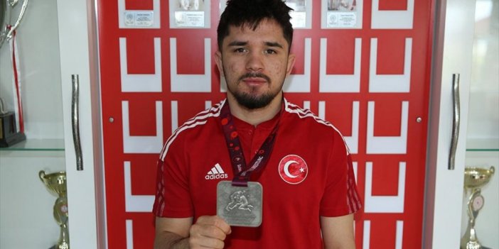 Milli Güreşçi Karavuş'un Yeni Hedefi Paris 2024 Olimpiyatları