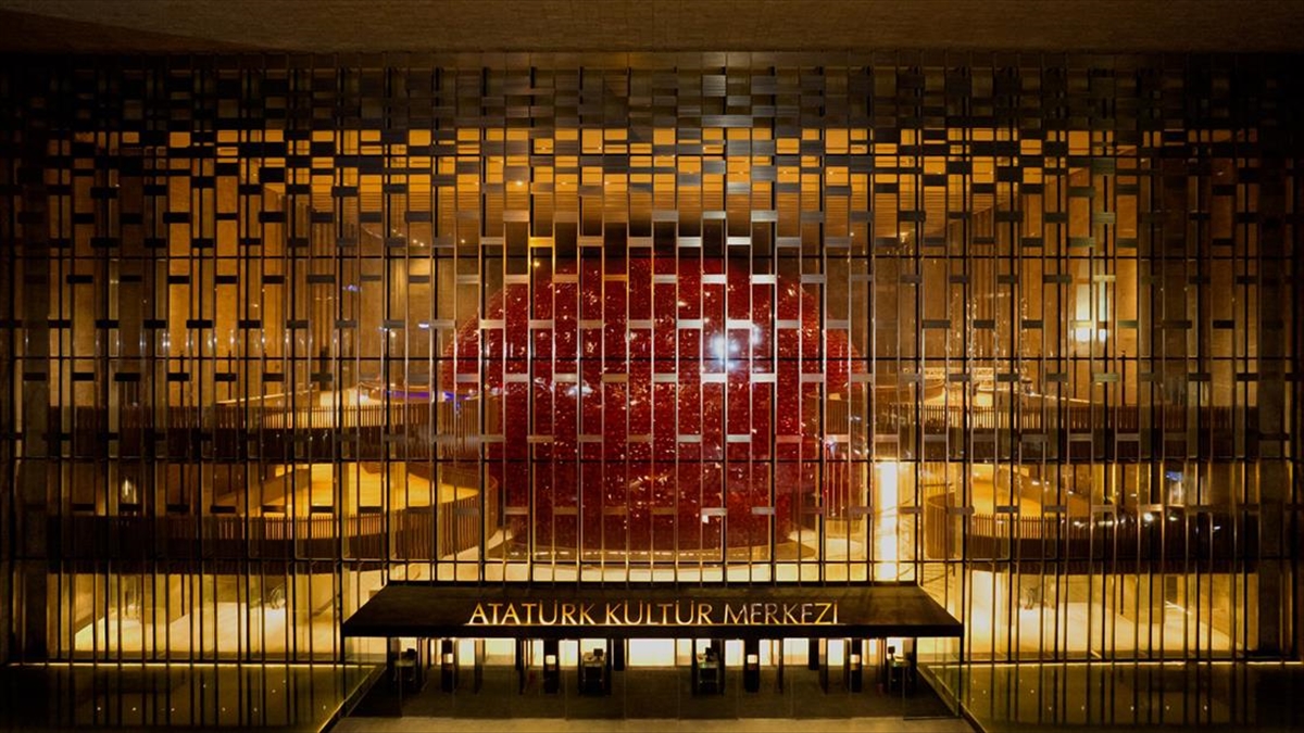 AKM, Yılın Konser Ve Tiyatro Merkezi Seçildi