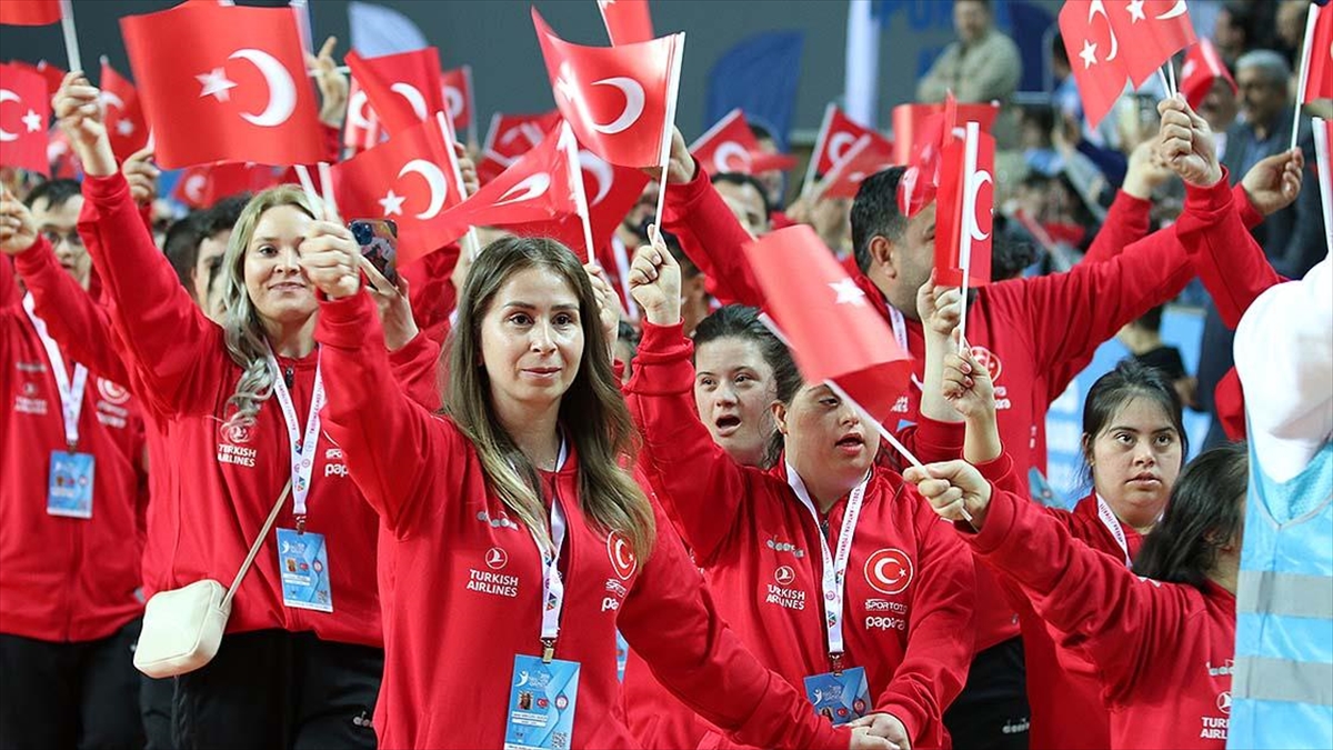 Down Sendromlular Dünya Spor Oyunları Açılış Töreni Yapıldı