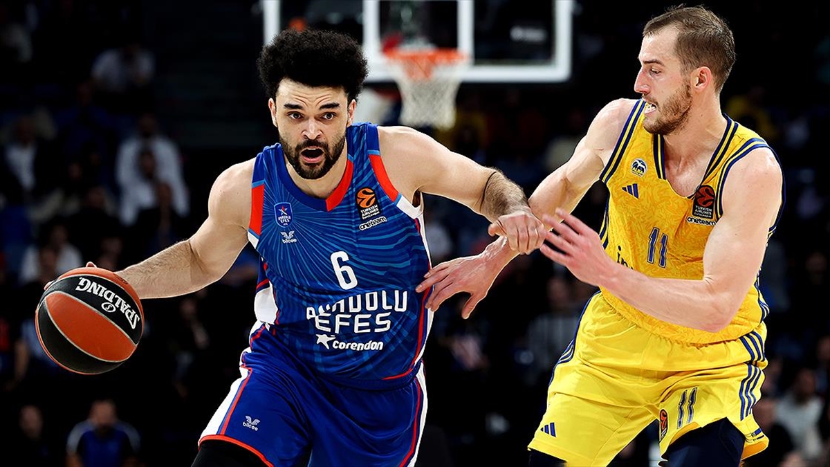 Anadolu Efes 14. Galibiyetini Aldı