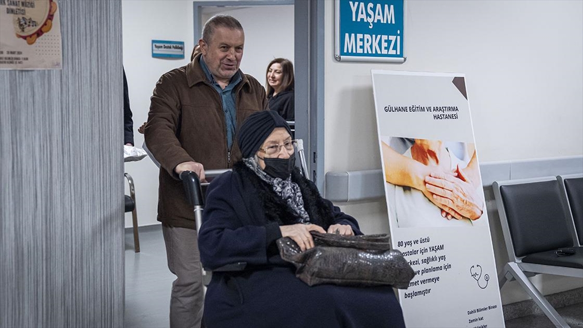 Hastanelerde Hizmet Veren "yaşam"lar İle 80 Yaş Ve Üstü Emin Ellerde