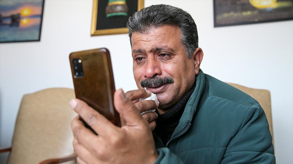 Gazzeli Baba Suyla Sahur Yapan Çocuklarının Özlemiyle Yaşıyor