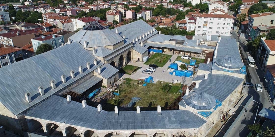 Restorasyonu Tamamlanan Fatih'in Eğitim Gördüğü Medrese Açıldı