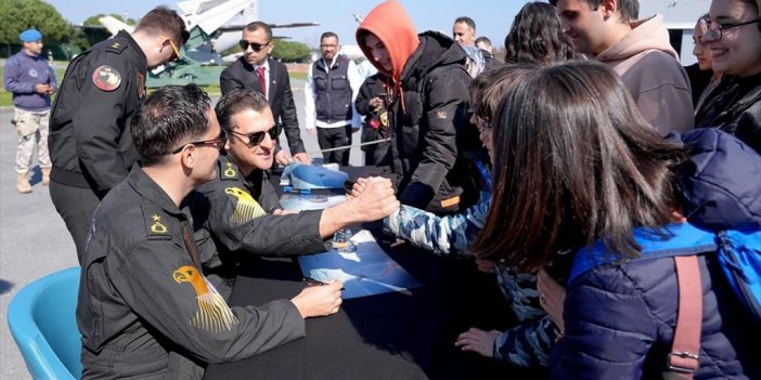 Solotürk Pilotları İstanbul'da Havacılık Tutkunlarıyla Buluştu