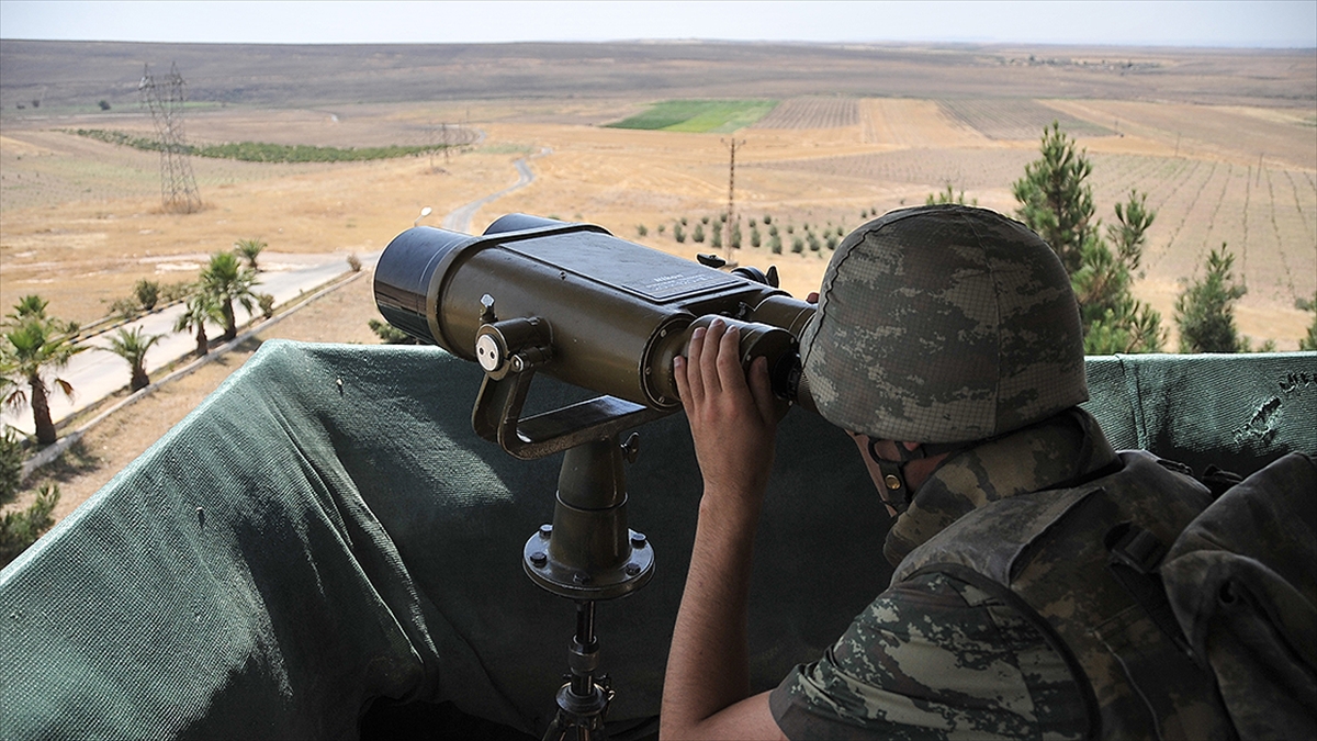 Türkiye'ye Girmeye Çalışan Pkk/pyd'li Terörist Suriye Sınırında Yakalandı