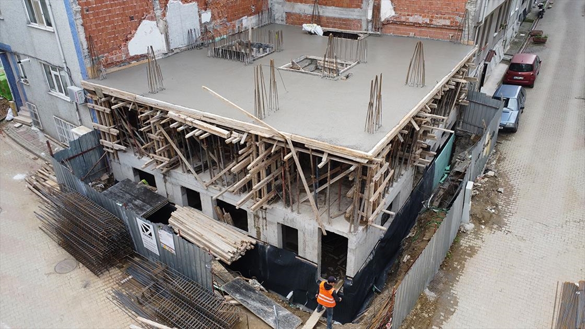 "yarısı Bizden Kampanyası"nda İlk Temel Üsküdar Salacak'ta Atıldı